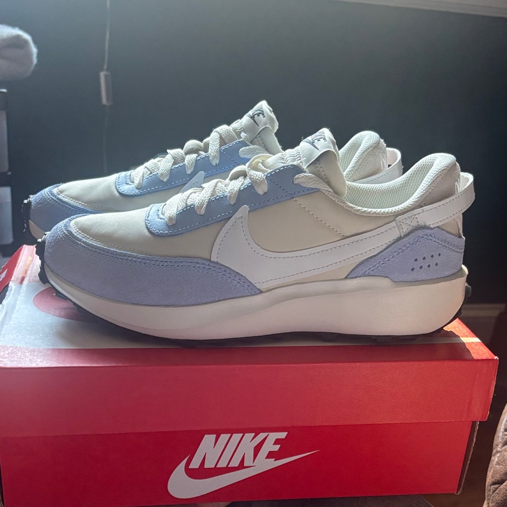 Nike Women's Waffle Debut Size 8 BRAND NEW